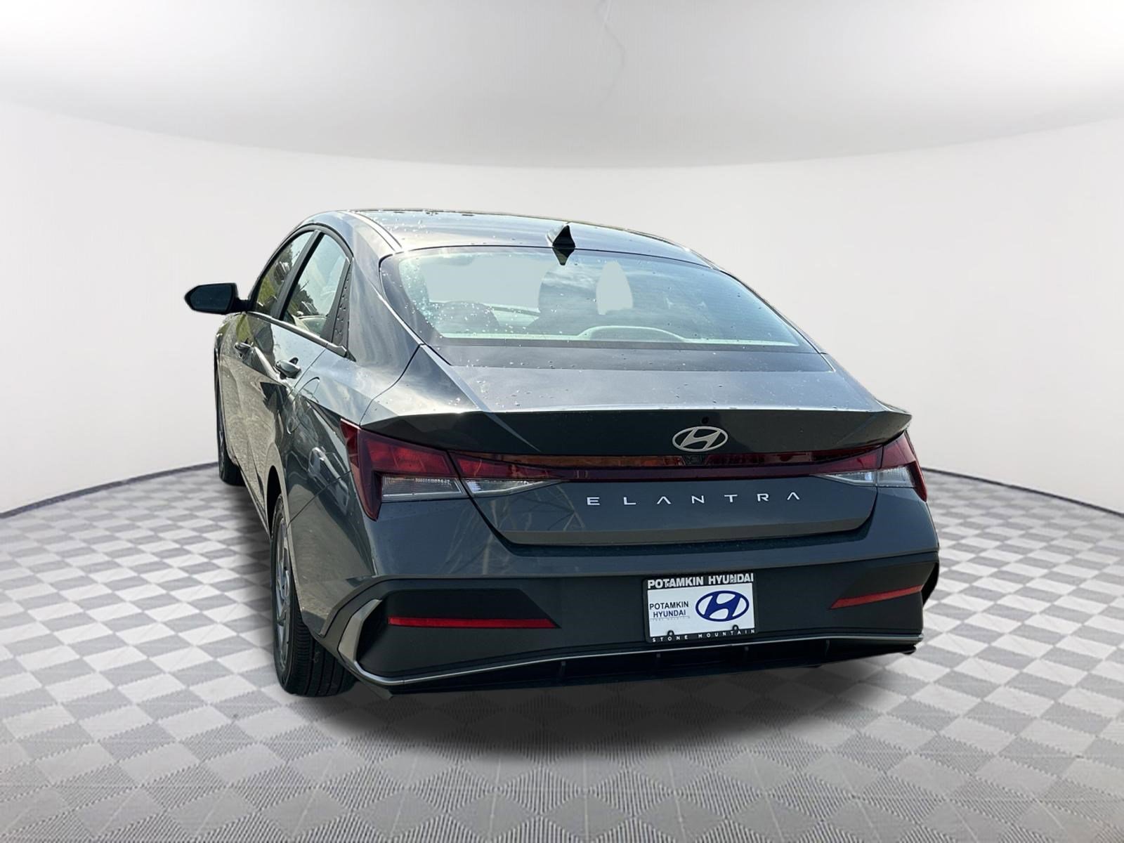 Used 2024 Hyundai Elantra SEL FWD image 8