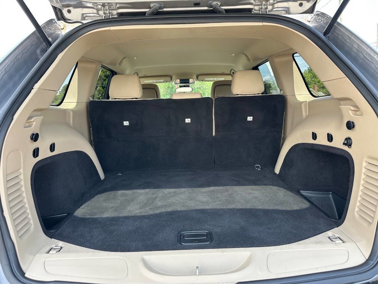 Used 2019 Jeep Grand Cherokee Laredo image 27