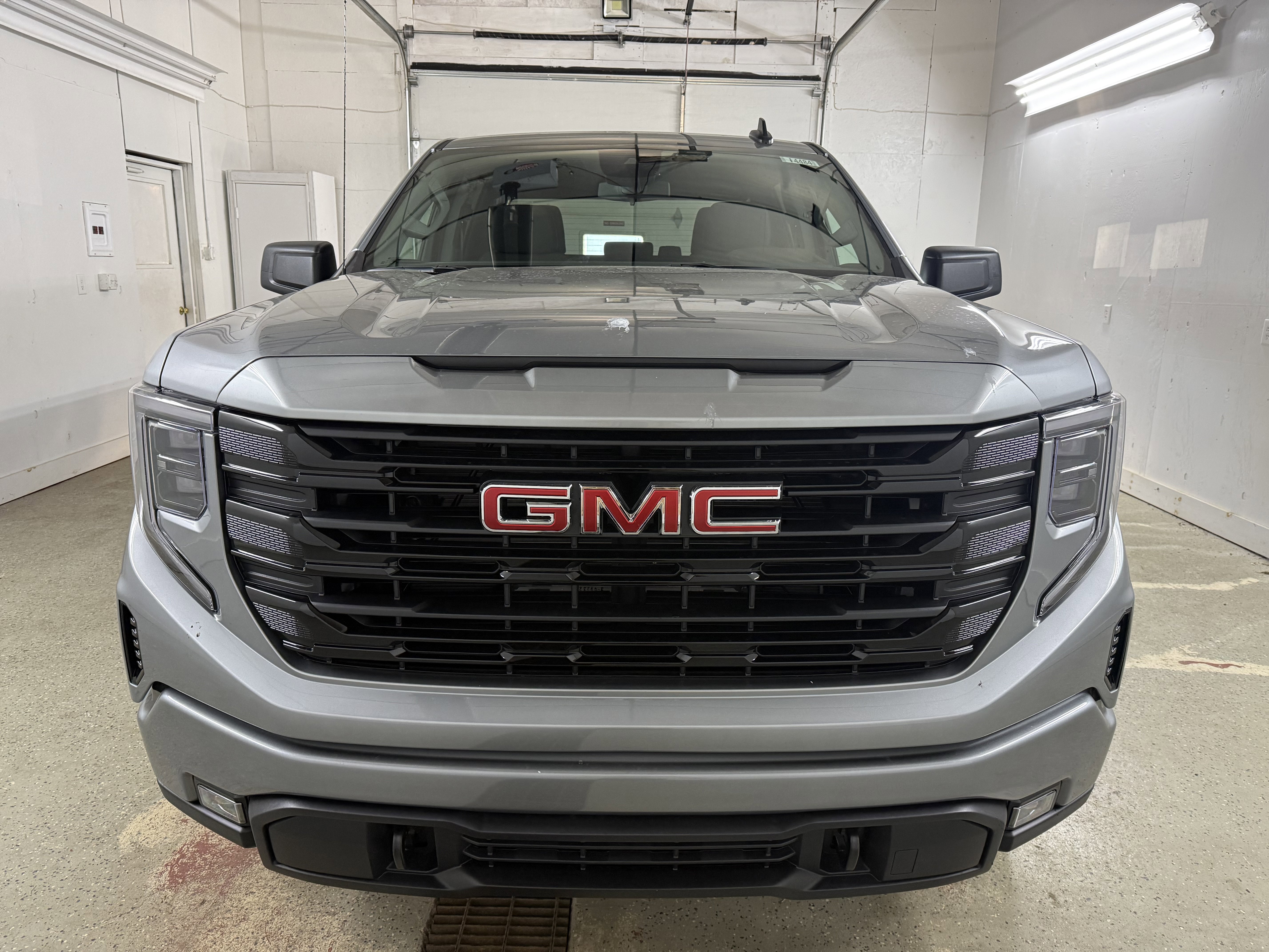 New 2026 GMC Sierra 1500 Elevation image 2
