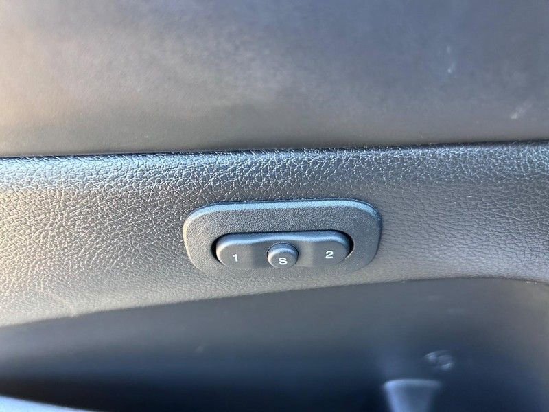 Used 2021 Jeep Grand Cherokee Overland image 18