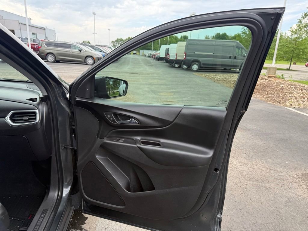 Used 2018 Chevrolet Equinox LT w/ Sun & Infotainment Package FWD image 48