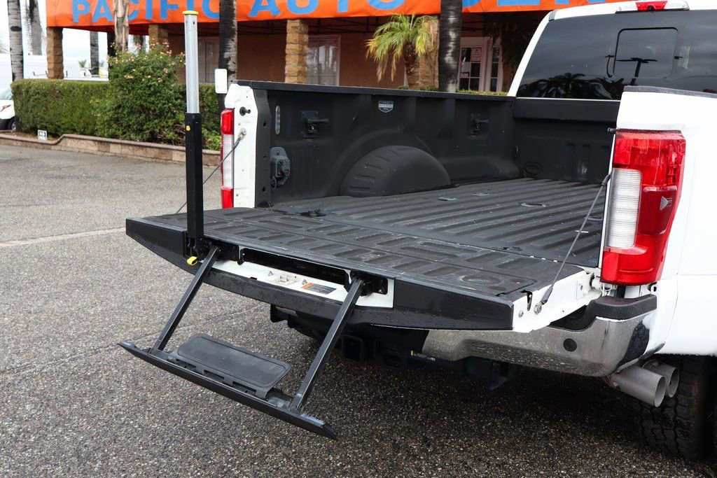 Used 2017 Ford F350 Lariat w/ Lariat Ultimate Package image 9