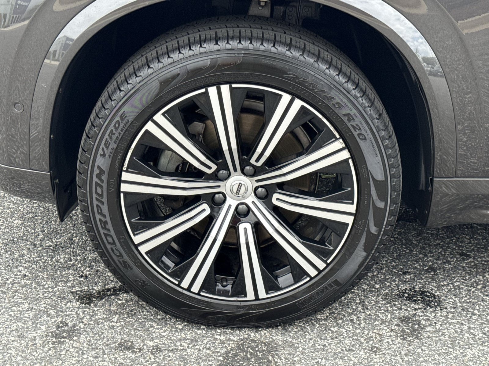 Certified 2023 Volvo XC90 B6 Plus w/ Protection Package Premier AWD/4WD image 12