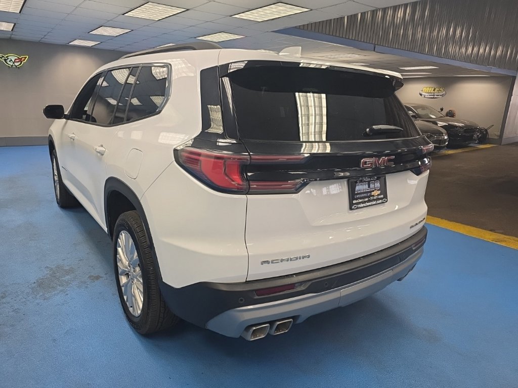 Certified 2026 GMC Acadia Elevation w/ Elevation Premium Package FWD image 5