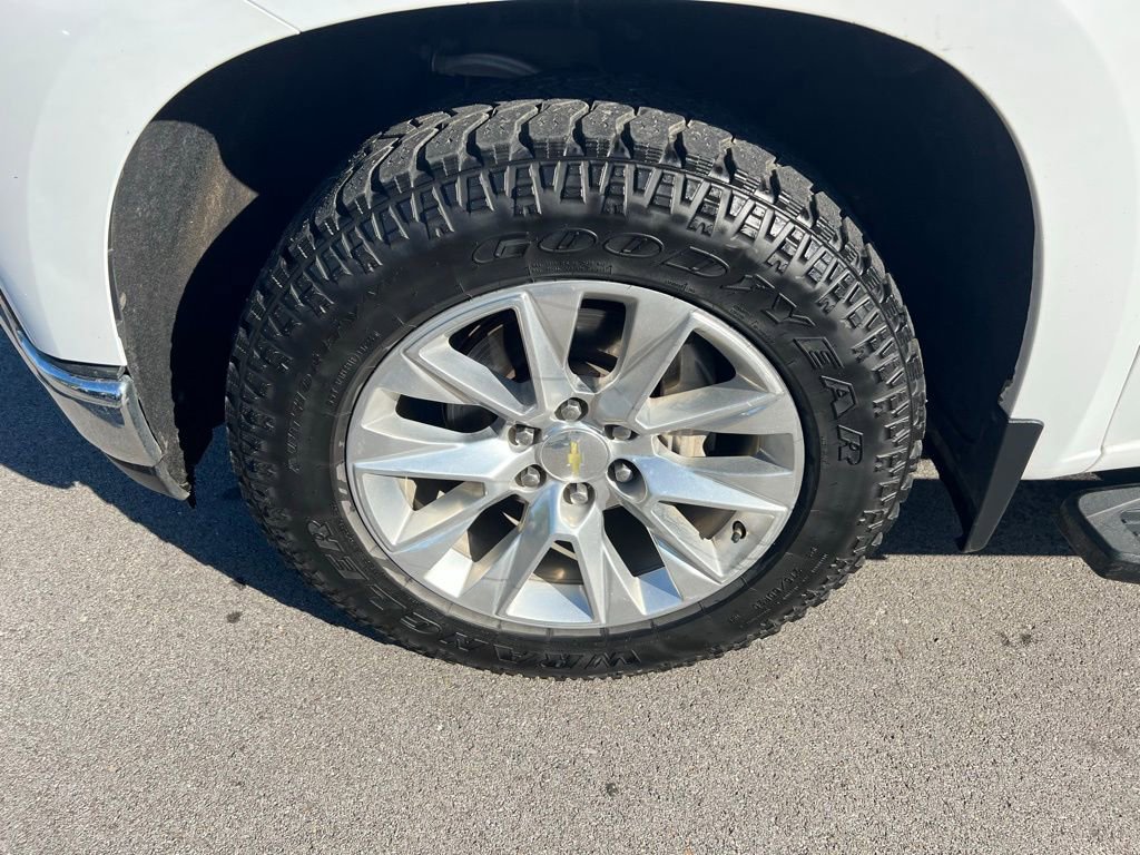 Used 2019 Chevrolet Silverado 1500 LTZ w/ LTZ Premium Package AWD/4WD image 12