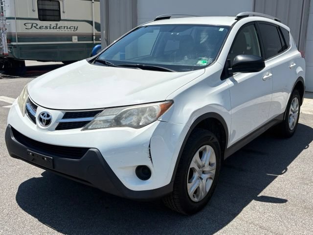 Used 2014 Toyota RAV4 LE FWD image 1