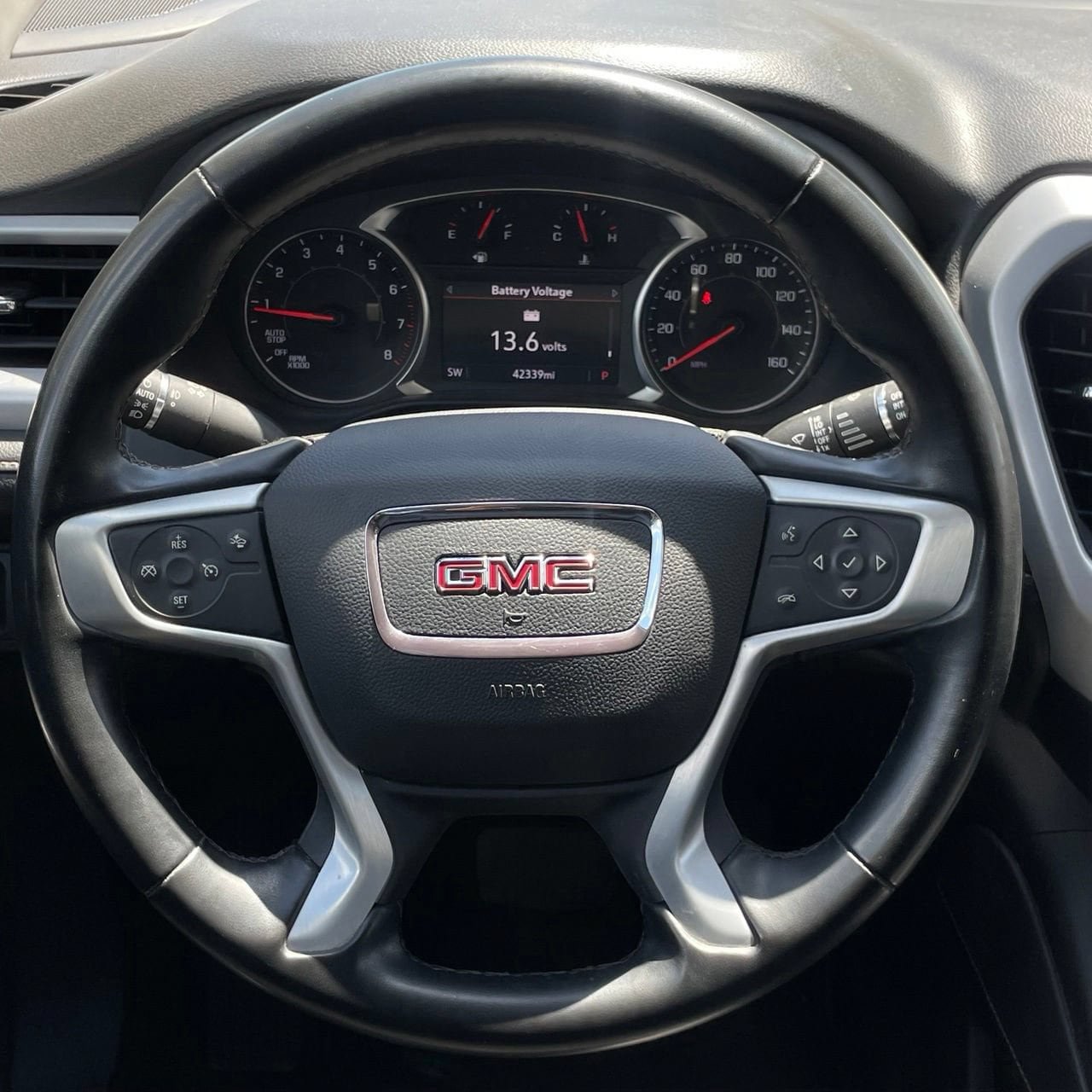 Certified 2023 GMC Acadia SLT FWD image 12
