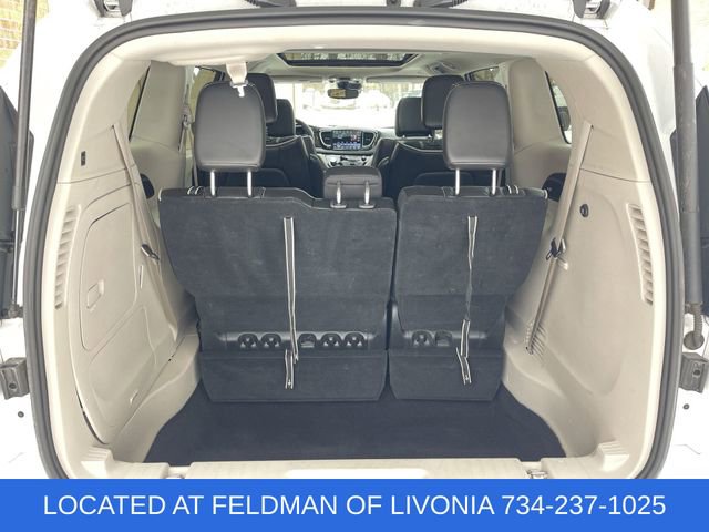Used 2023 Chrysler Pacifica Limited image 26