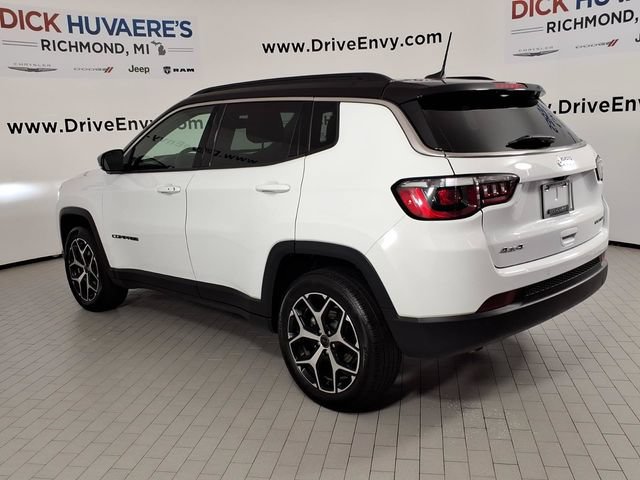 Used 2025 Jeep Compass Limited AWD/4WD image 6