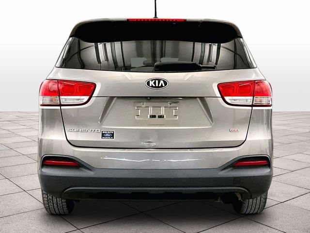 Used 2016 Kia Sorento FWD image 4