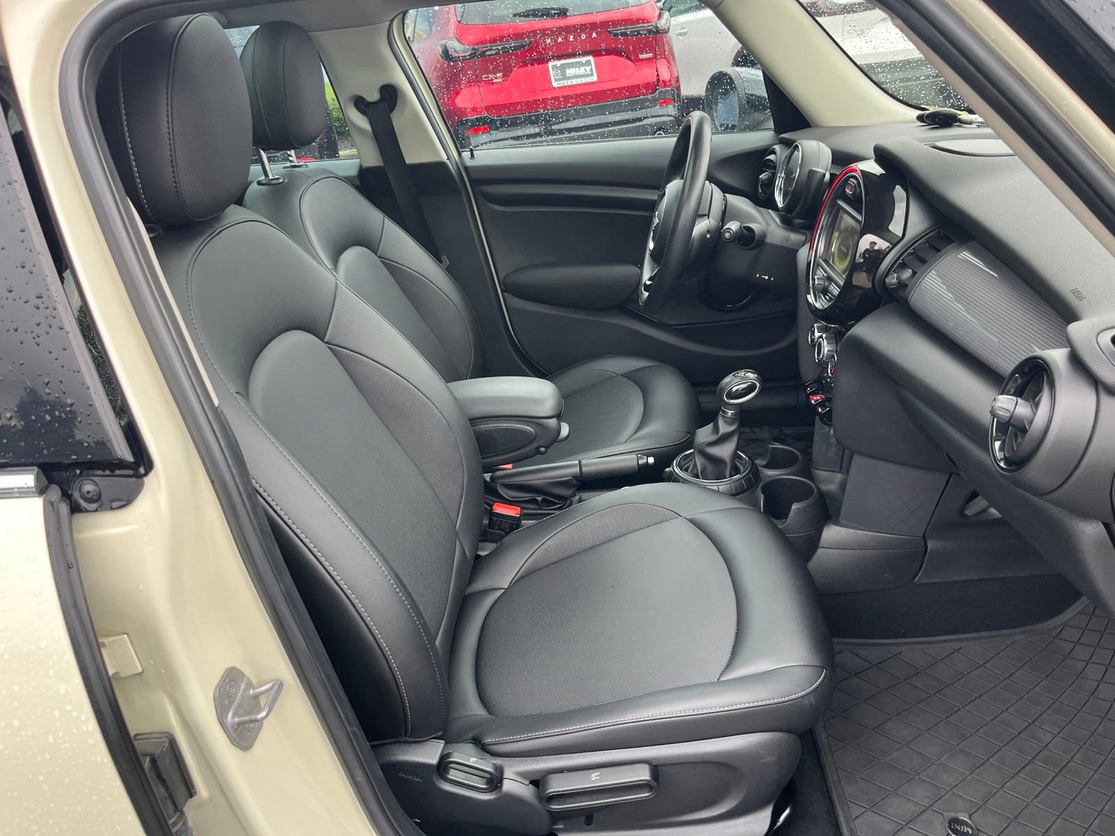 Used 2016 MINI Cooper 4-Door Hardtop FWD image 32
