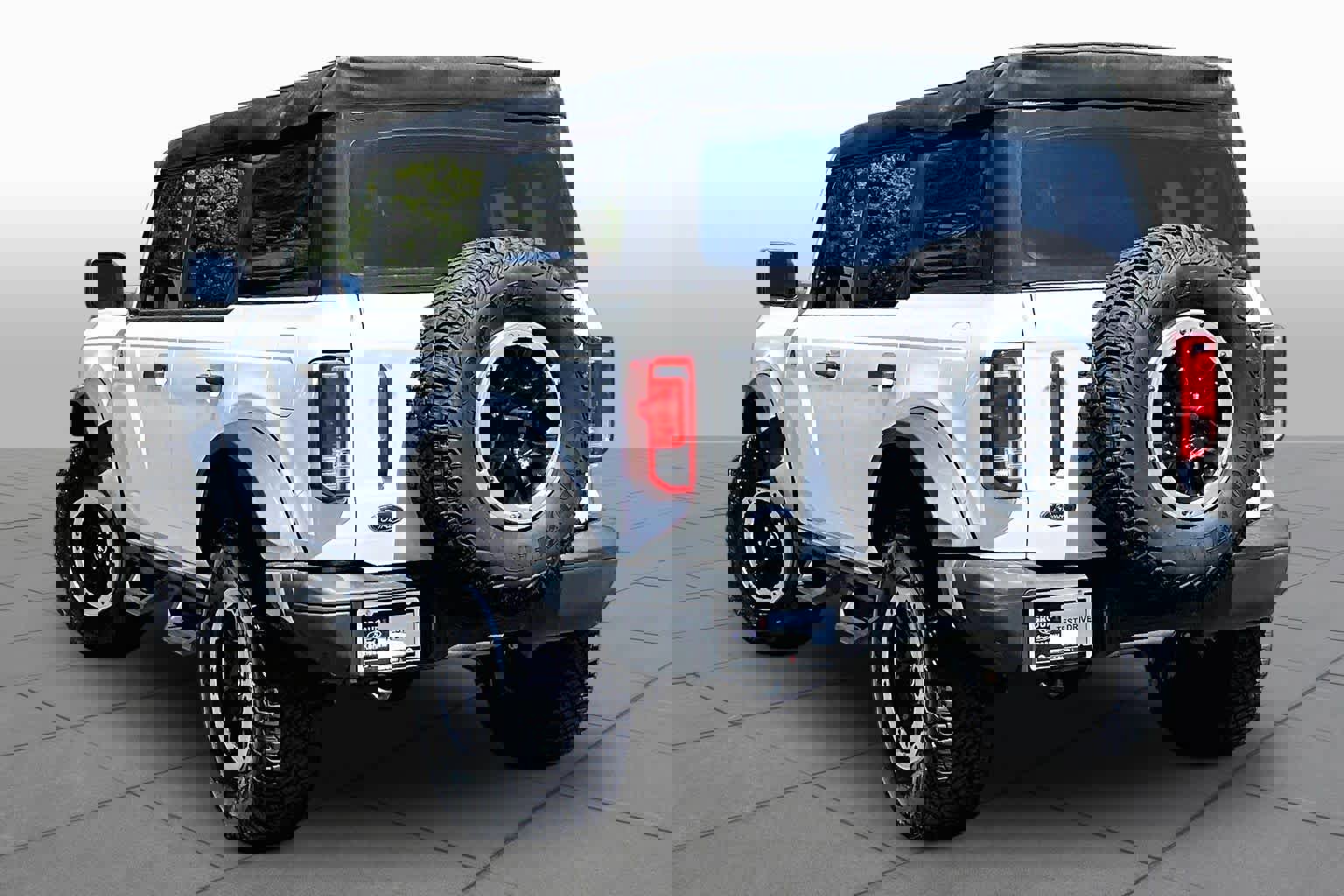 Used 2023 Ford Bronco Black Diamond w/ Sasquatch Package image 11