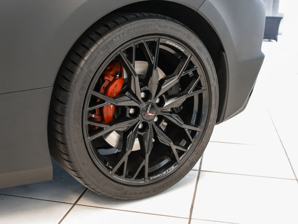 Used 2023 Chevrolet Corvette Stingray Premium Cpe w/ Z51 Performance Package RWD image 3