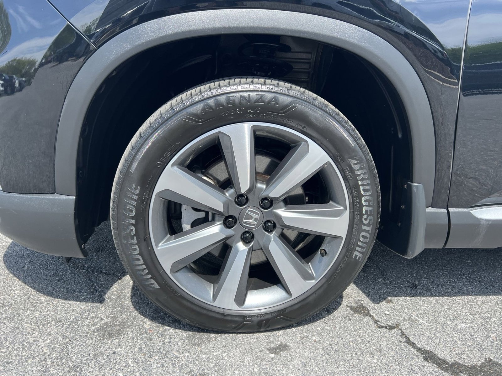 Used 2025 Honda Pilot Elite image 12