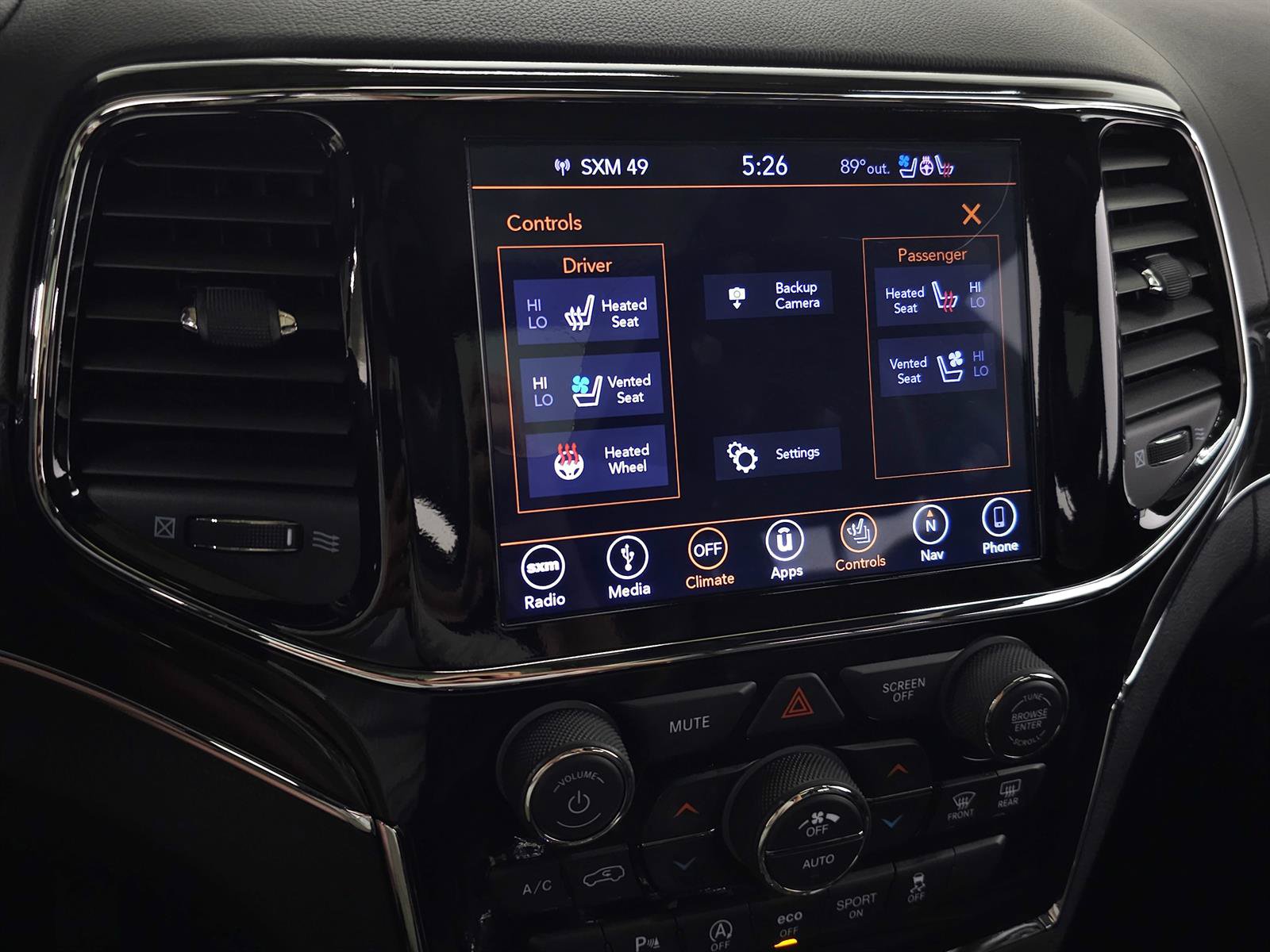 Used 2019 Jeep Grand Cherokee Overland AWD/4WD image 29