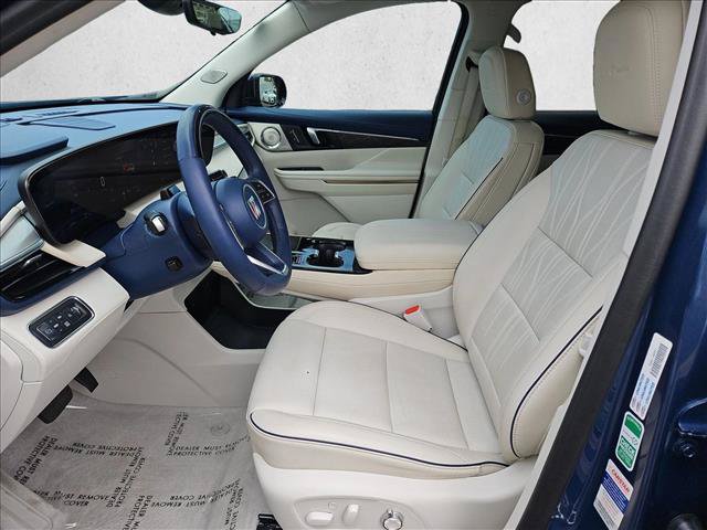 Certified 2025 Buick Enclave Avenir w/ Super Cruise Package AWD/4WD image 23