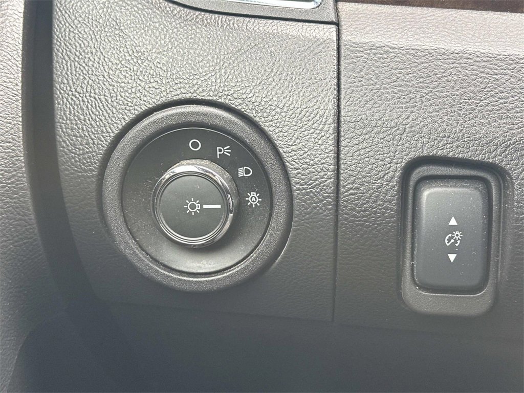 Used 2016 Ford Taurus Limited image 25