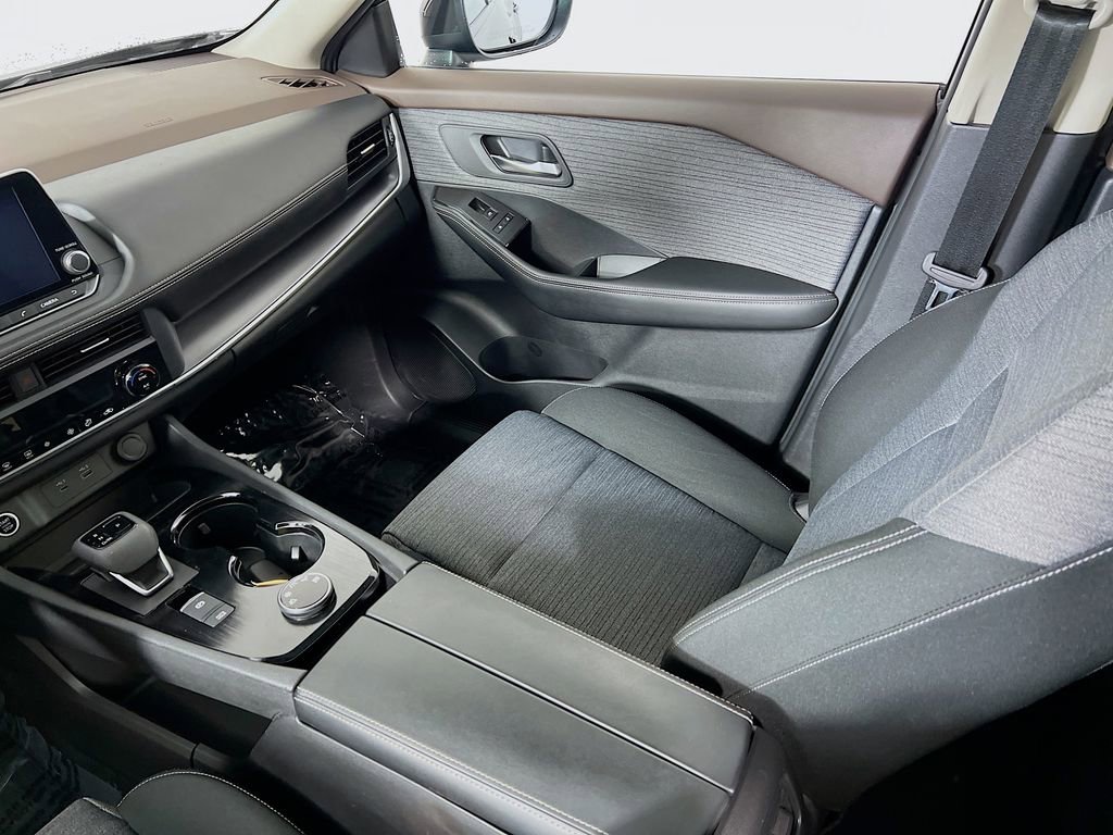 Used 2023 Nissan Rogue SV image 20