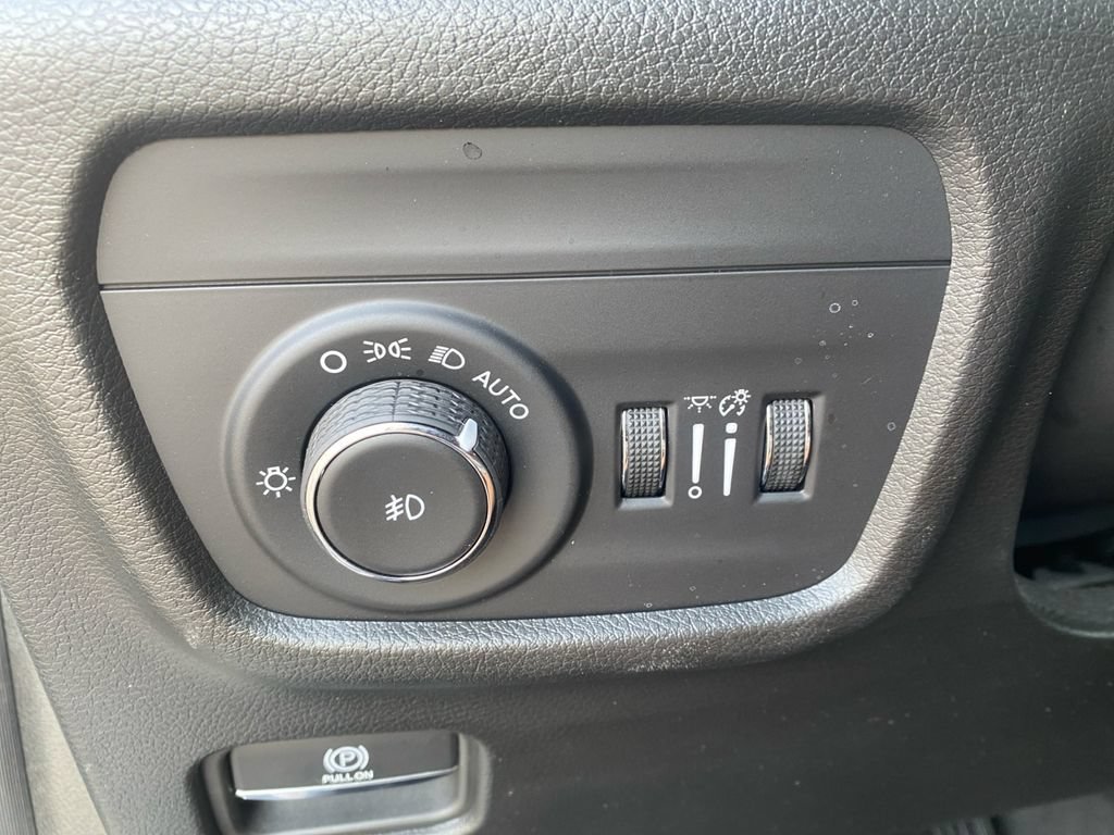 Used 2023 Jeep Grand Cherokee L Overland AWD/4WD image 24