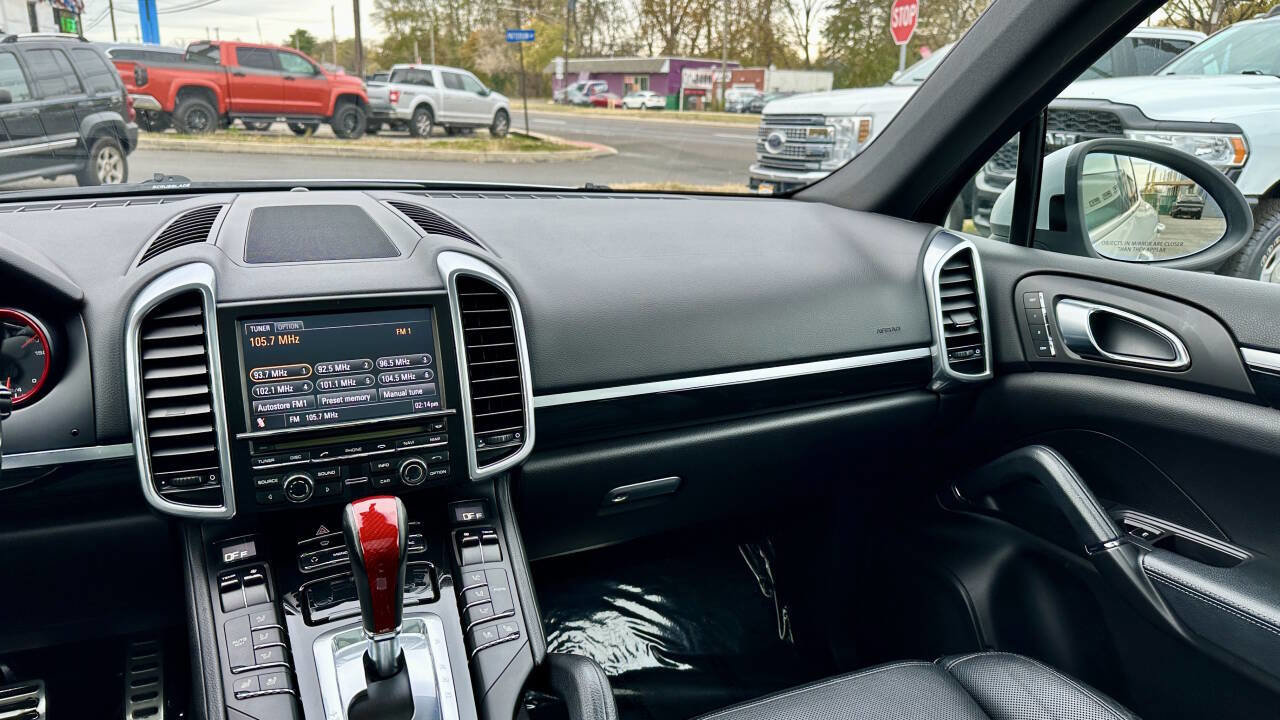 Used 2011 Porsche Cayenne S image 21