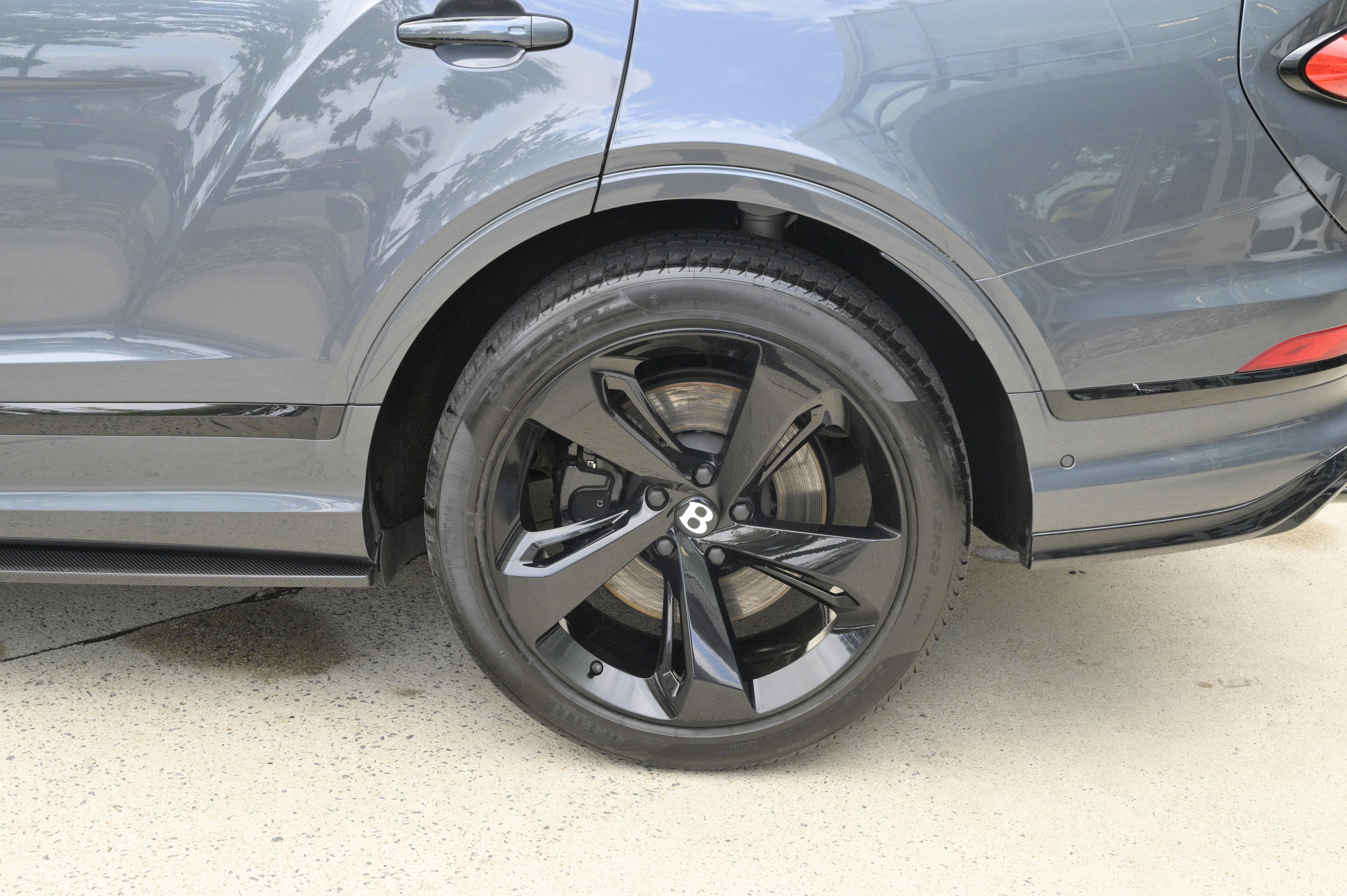 Used 2021 Bentley Bentayga AWD/4WD image 10