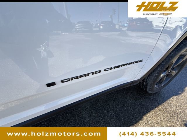 Used 2023 Jeep Grand Cherokee Altitude image 32