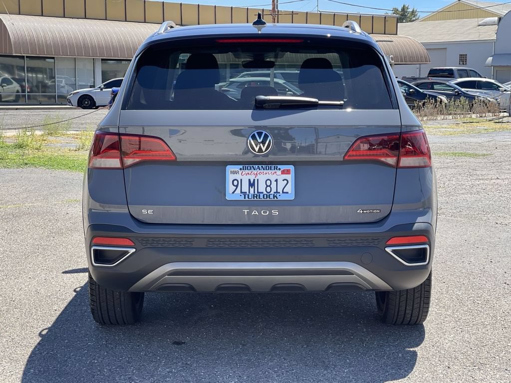 Used 2024 Volkswagen Taos SE w/ Panoramic Sunroof Package AWD/4WD image 37