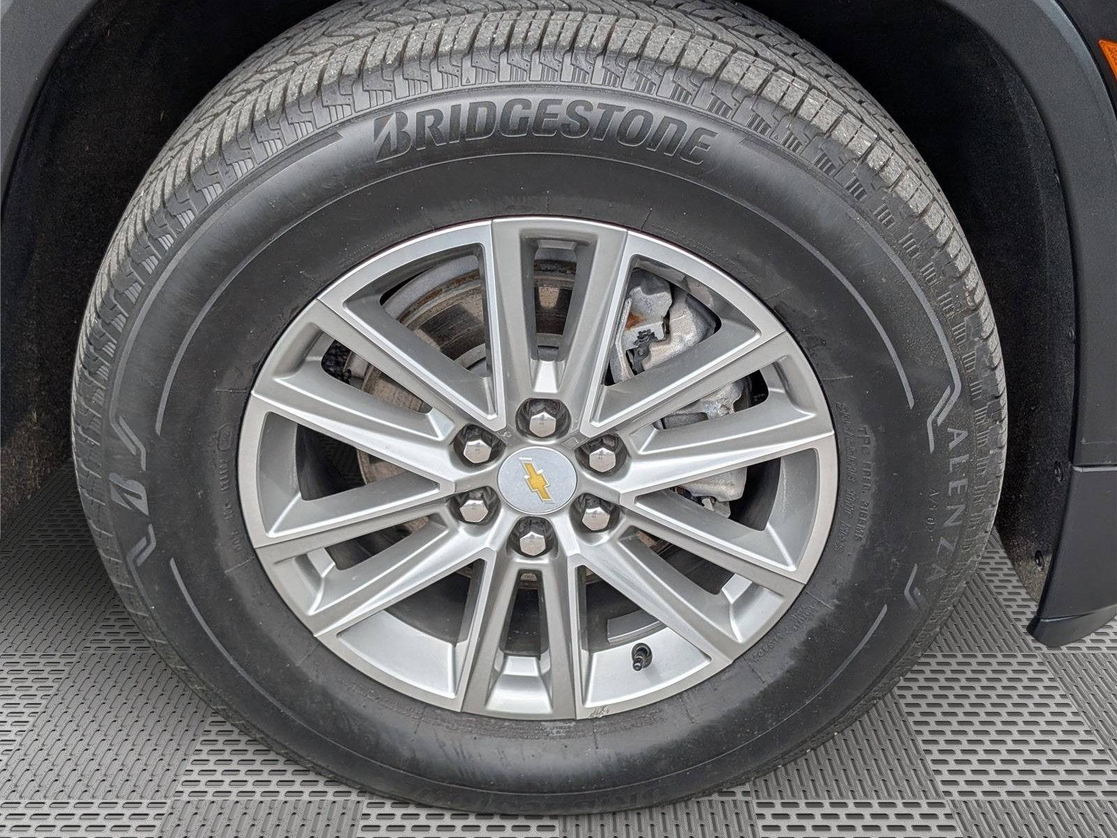 Used 2023 Chevrolet Traverse LT AWD/4WD image 11