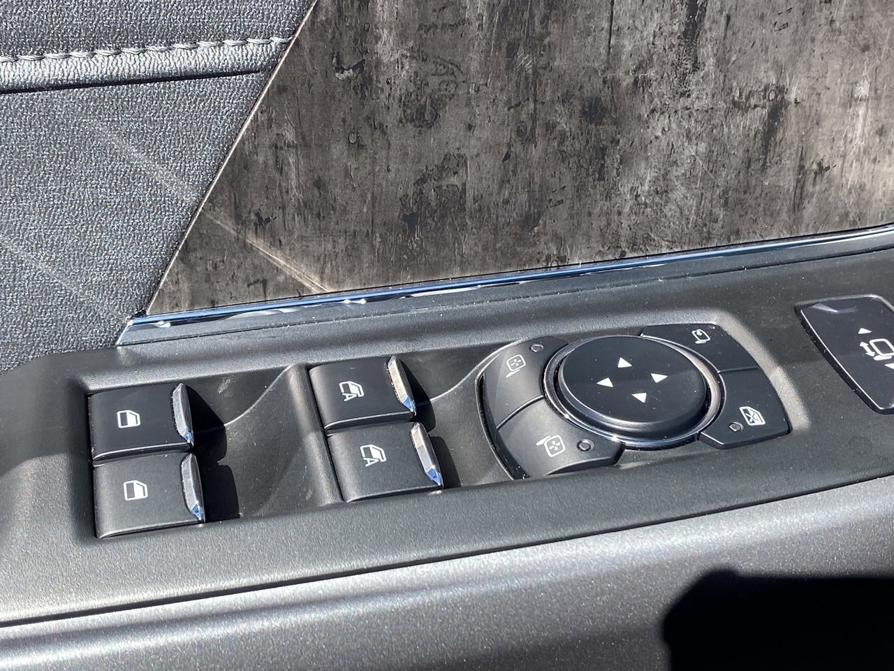 New 2026 Ford F250 Lariat w/ Black Appearance Package image 16