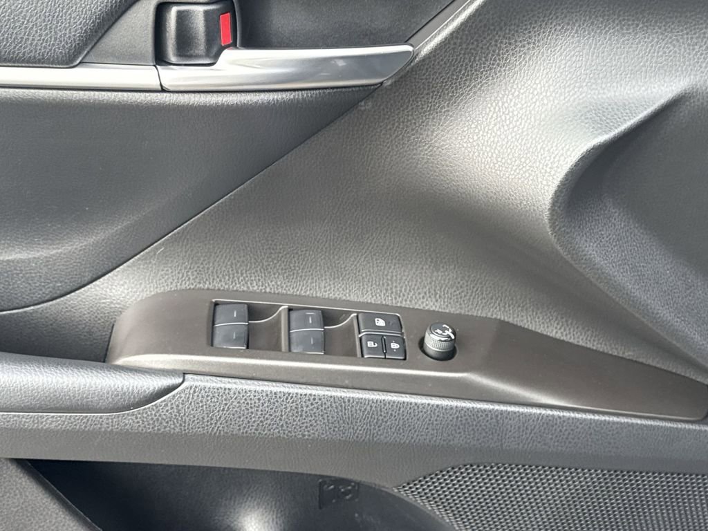 Used 2023 Toyota Camry SE image 15