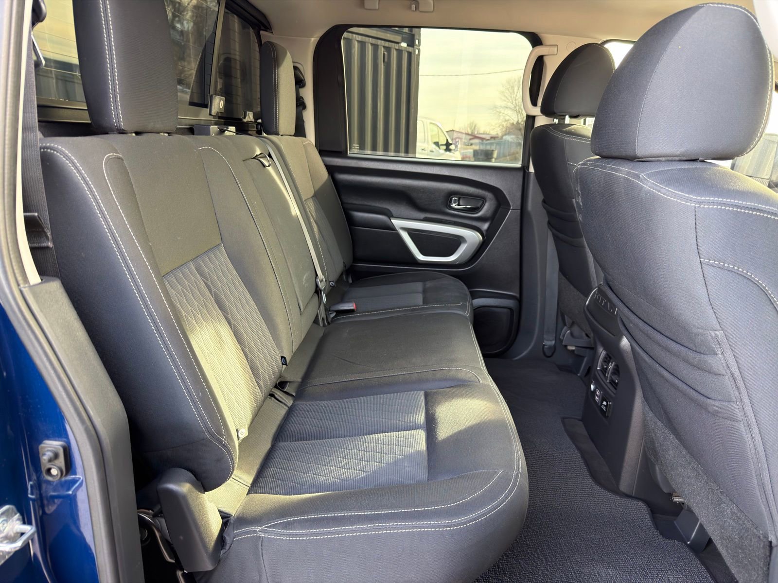 Used 2019 Nissan Titan SV w/ SV Convenience Package image 34