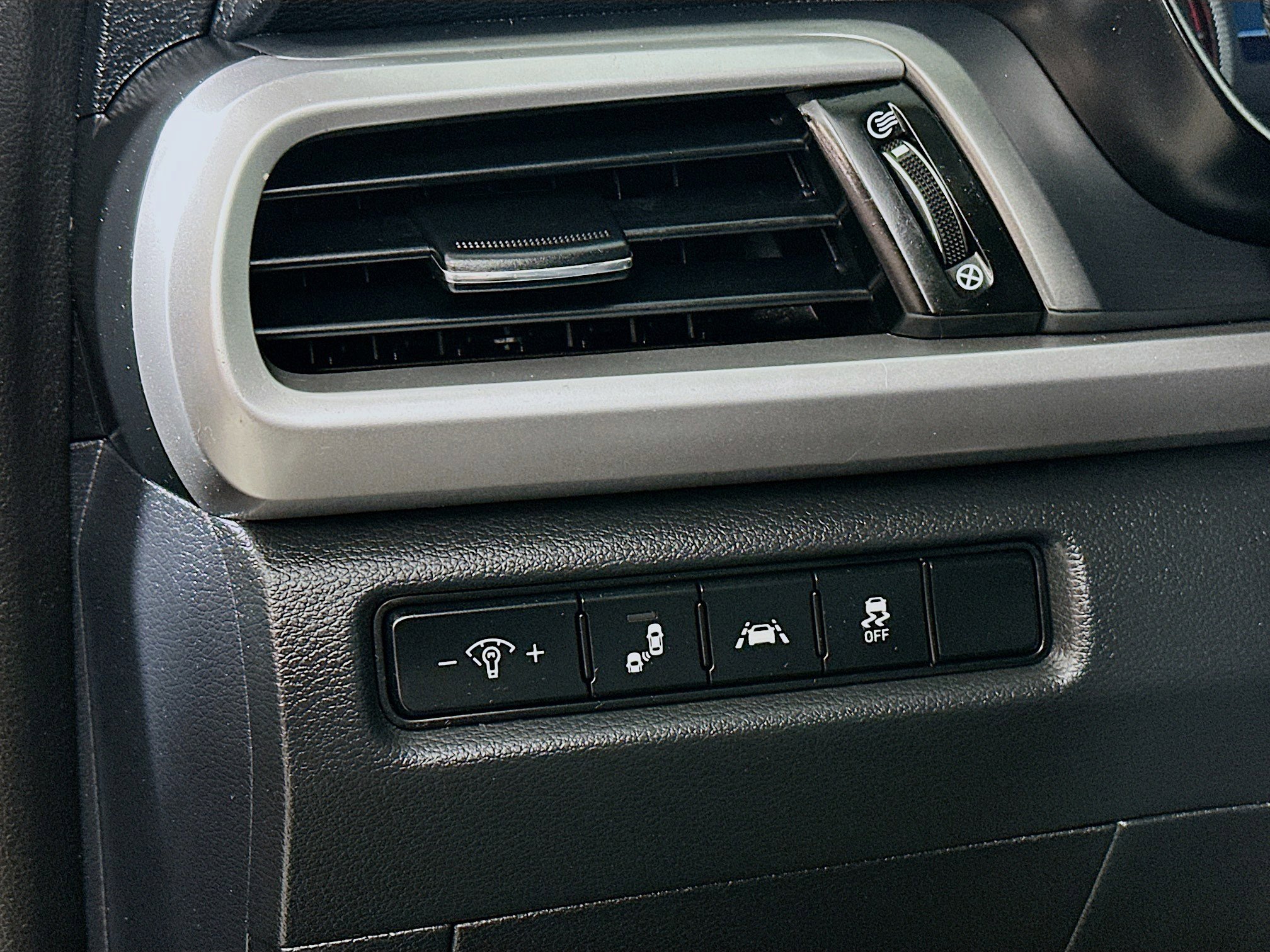 Used 2021 Kia Telluride LX FWD image 10