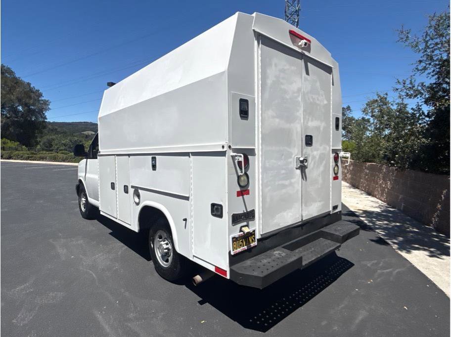 Used 2017 Chevrolet Express 3500 RWD image 9