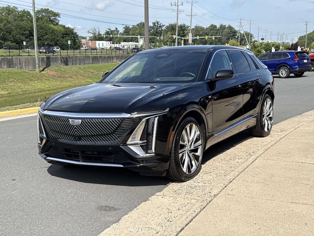 Used 2025 Cadillac Lyriq Luxury w/ LPO, Floor Liner Package AWD/4WD image 21