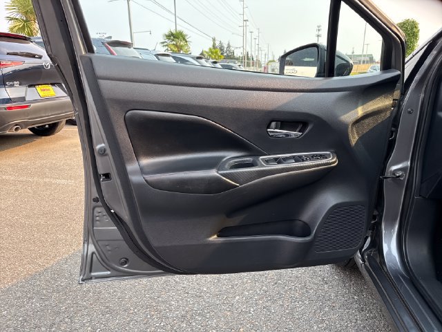 Used 2024 Nissan Versa SR FWD image 16