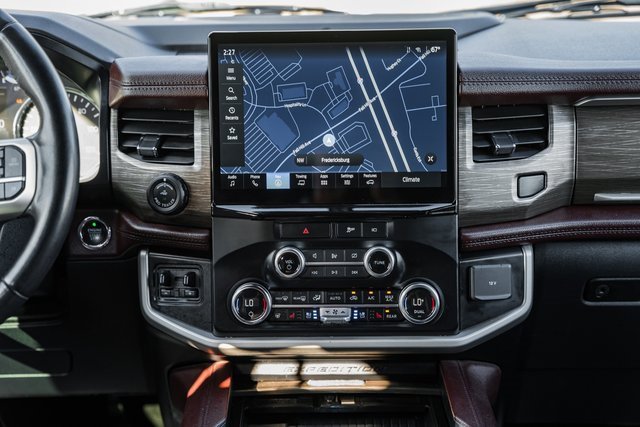 Used 2023 Ford Expedition Max Limited image 25