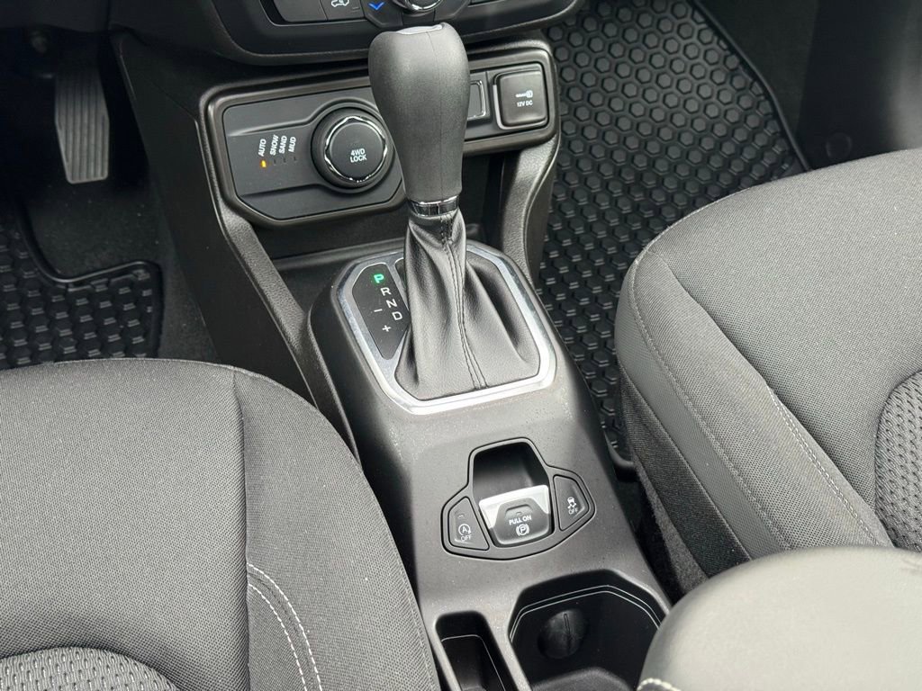 Used 2023 Jeep Renegade Altitude w/ Sun/Sound Group image 15