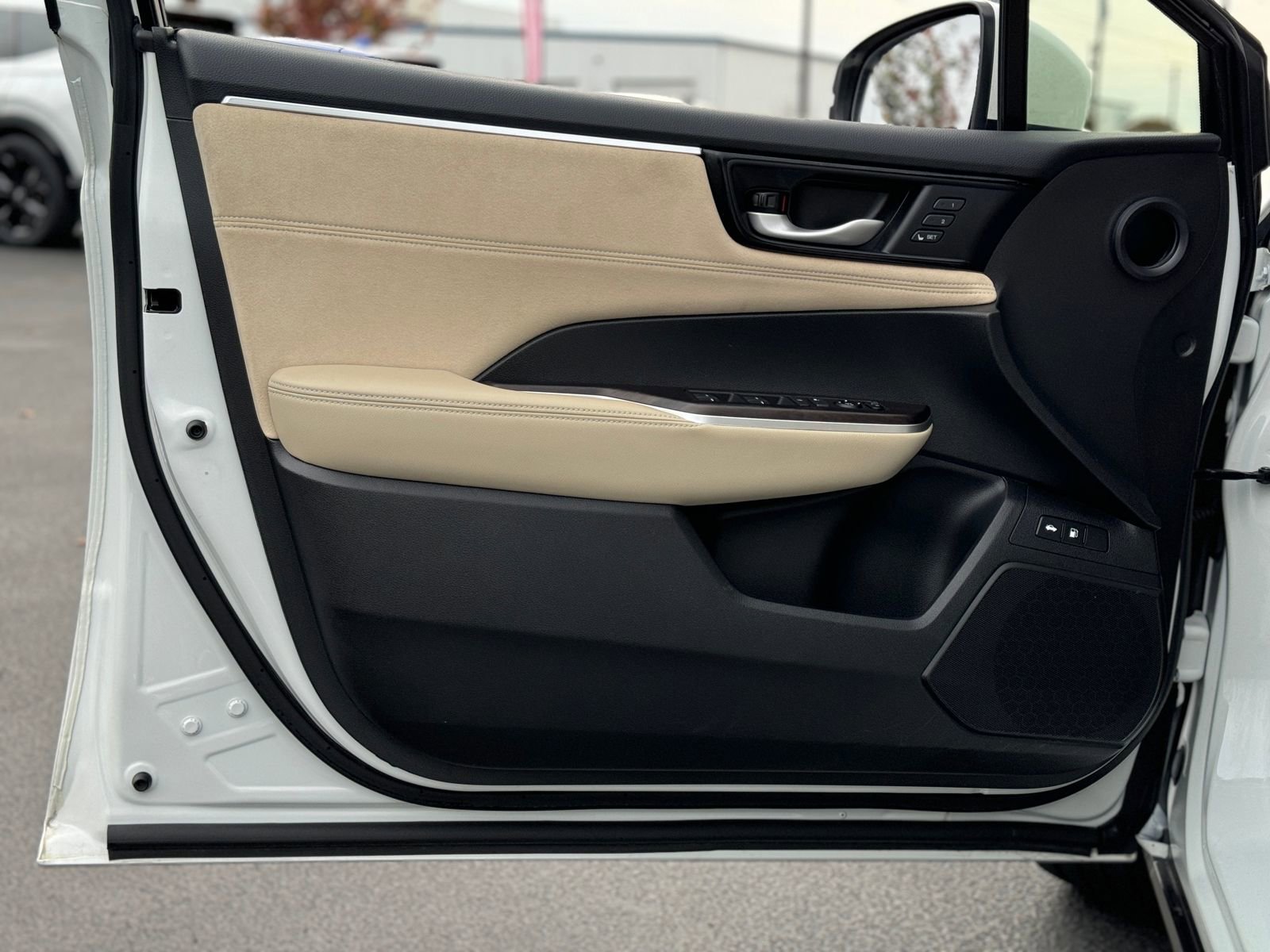 Certified 2019 Honda Clarity Touring image 10