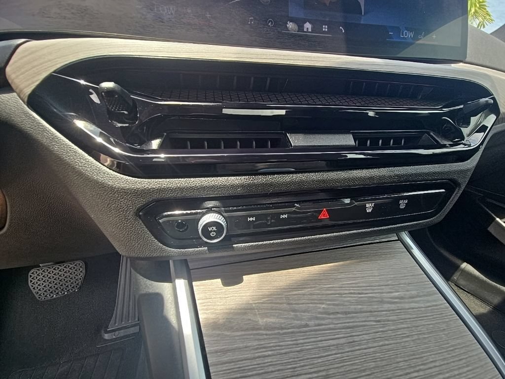 Used 2025 BMW 330i xDrive Sedan AWD/4WD image 26