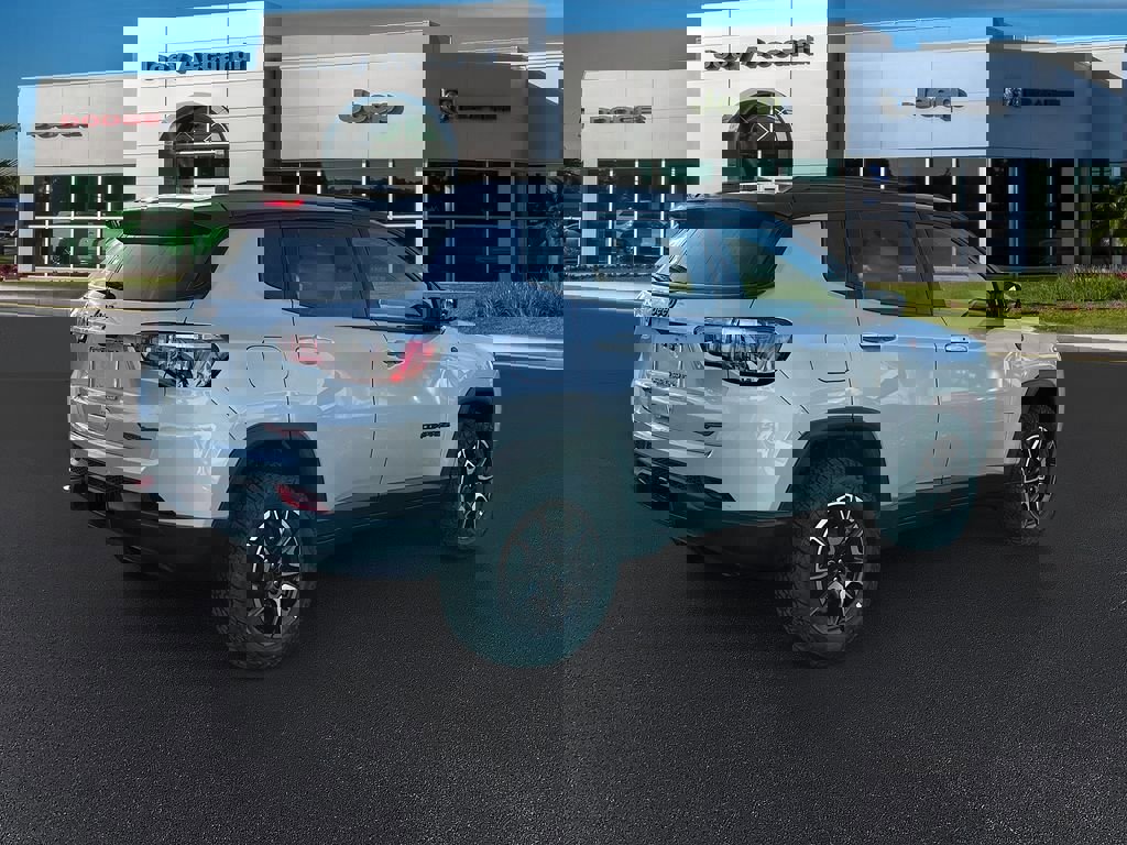 New 2026 Jeep Compass Trailhawk w/ Trailer Tow Group image 7