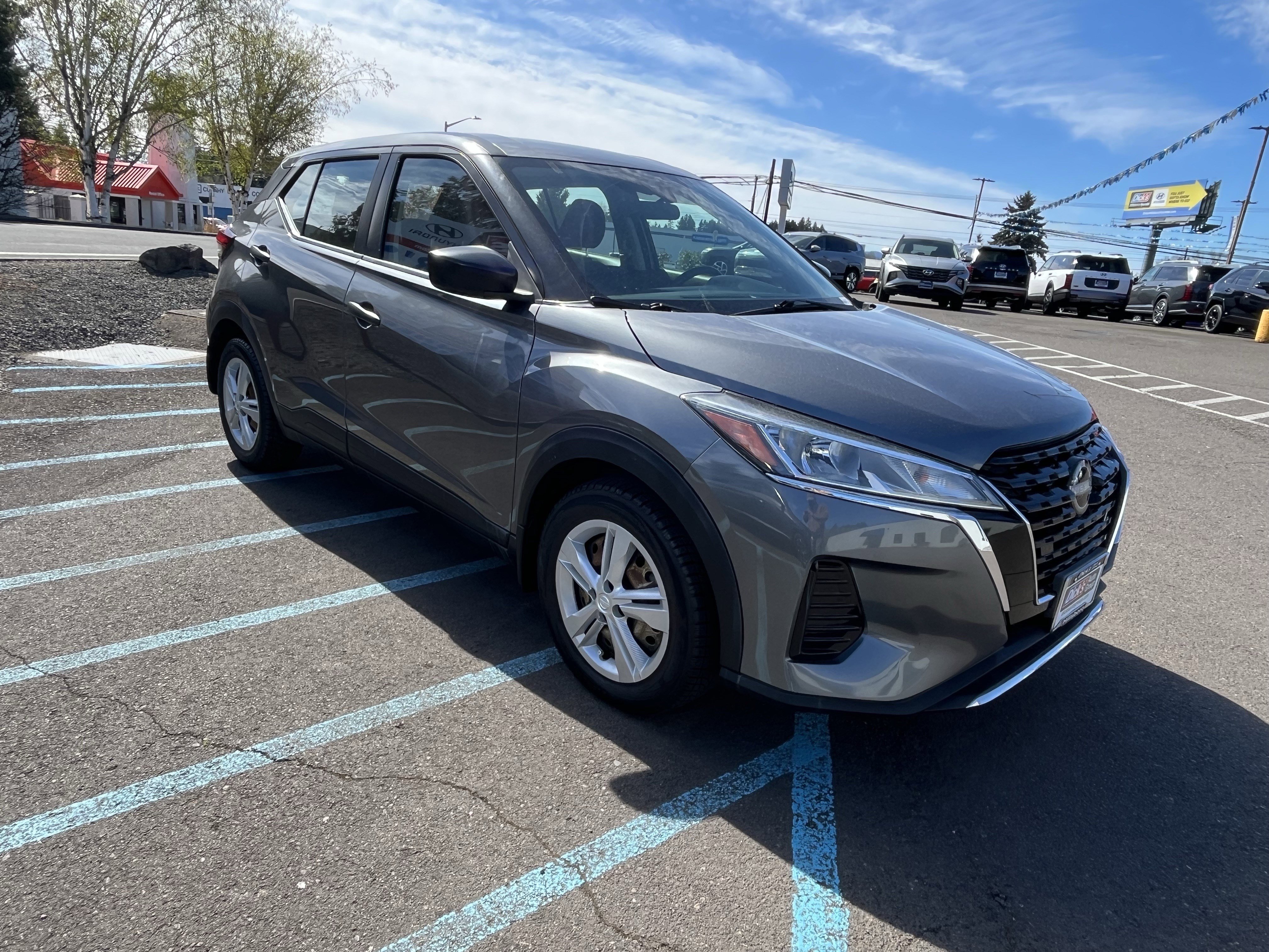 Used 2022 Nissan Kicks S image 7