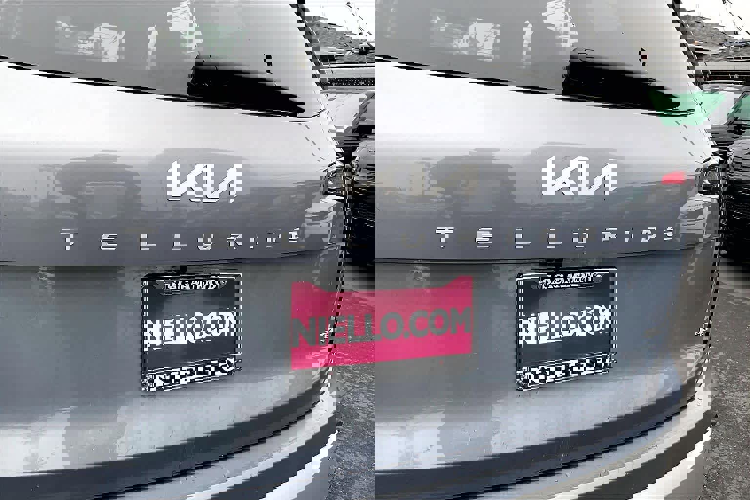 Used 2024 Kia Telluride SX Prestige w/ Towing Package image 11