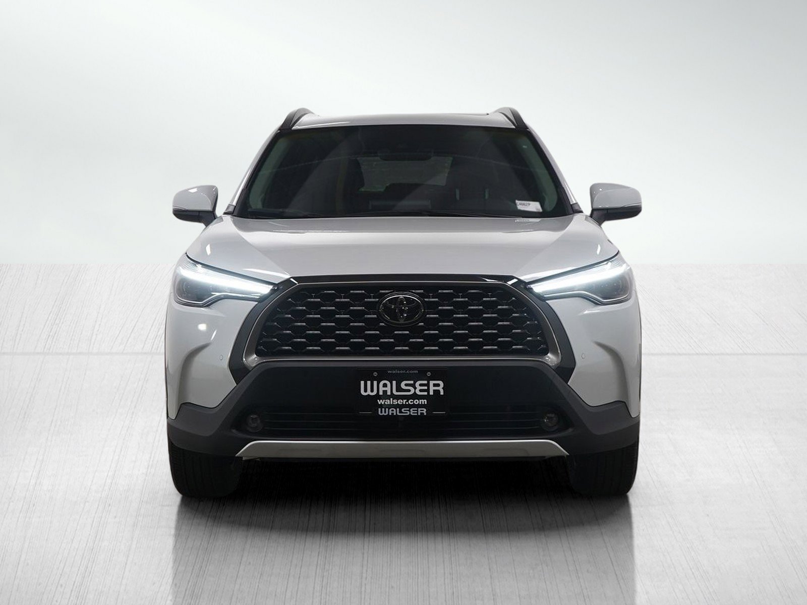 Used 2022 Toyota Corolla Cross XLE image 8