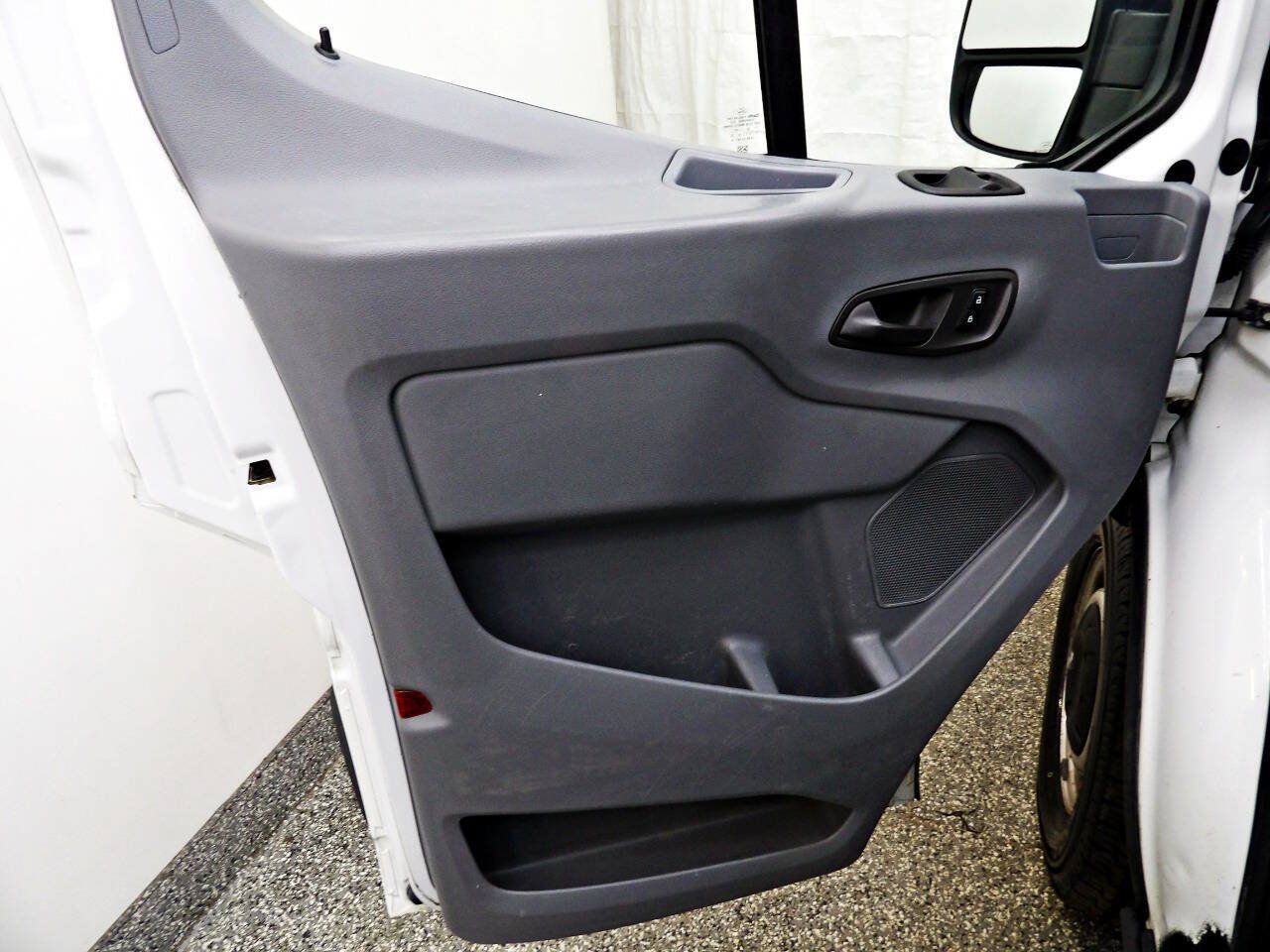 Used 2018 Ford Transit 150 130 Low Roof RWD image 6