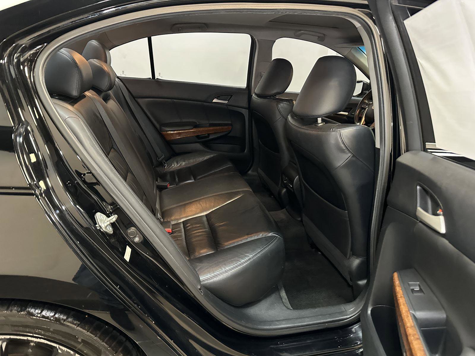 Used 2011 Honda Accord EX-L image 36