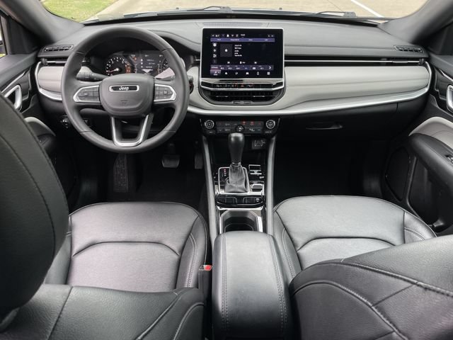 Used 2025 Jeep Compass Limited AWD/4WD image 11