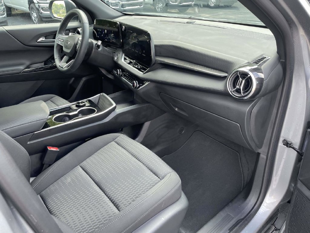 Used 2026 Chevrolet Equinox LT w/ Midnight Edition FWD image 14