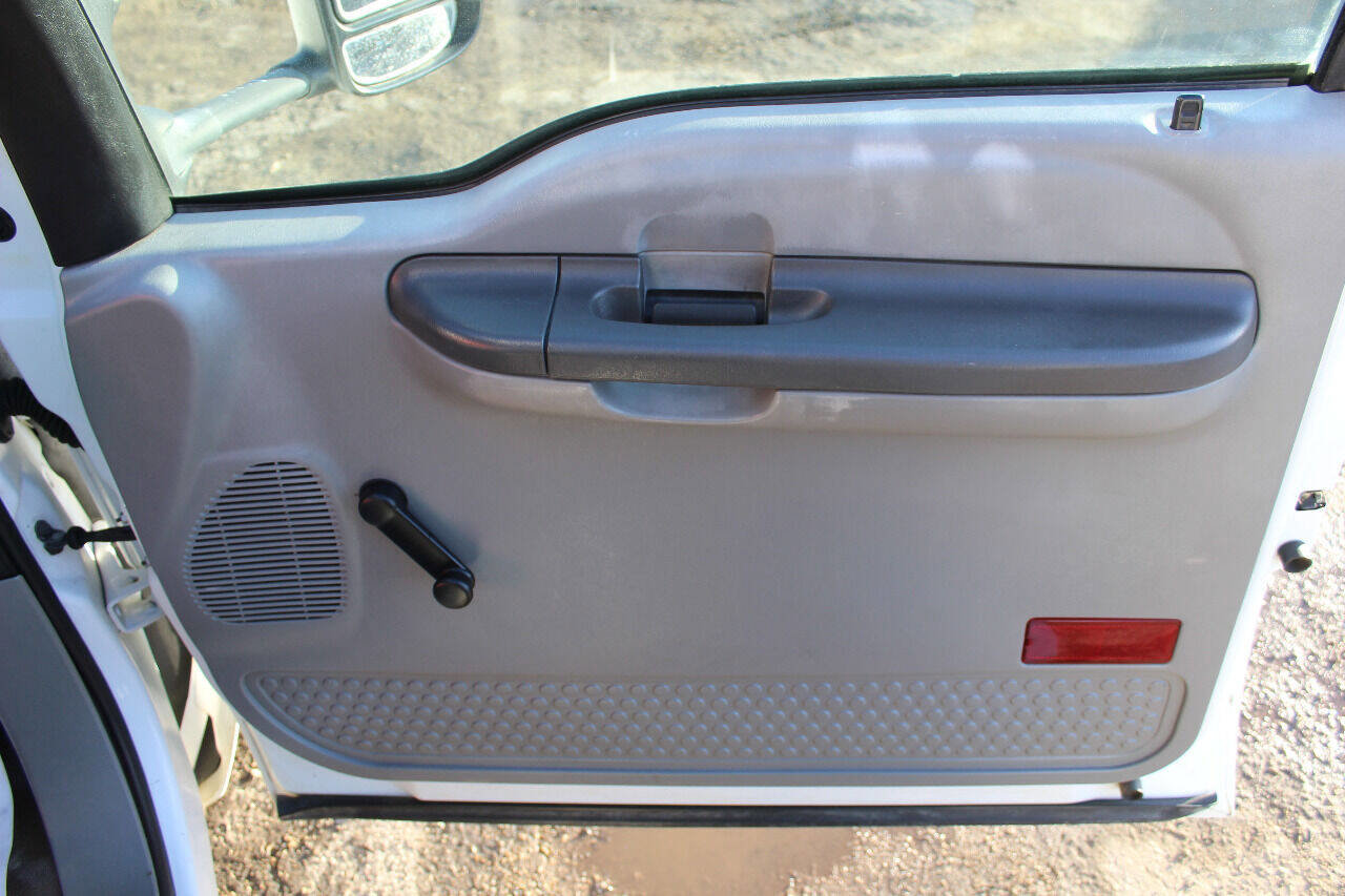 Used 2002 Ford F450 XL image 19