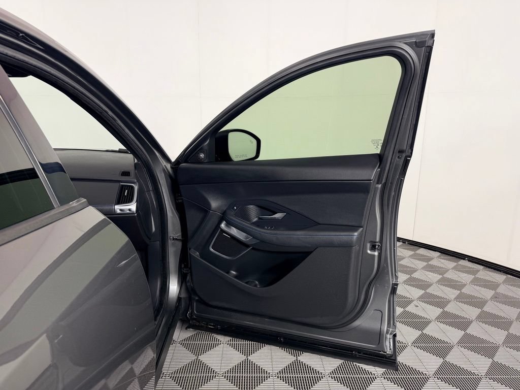 Used 2019 Jaguar E-PACE R-Dynamic S AWD/4WD image 37