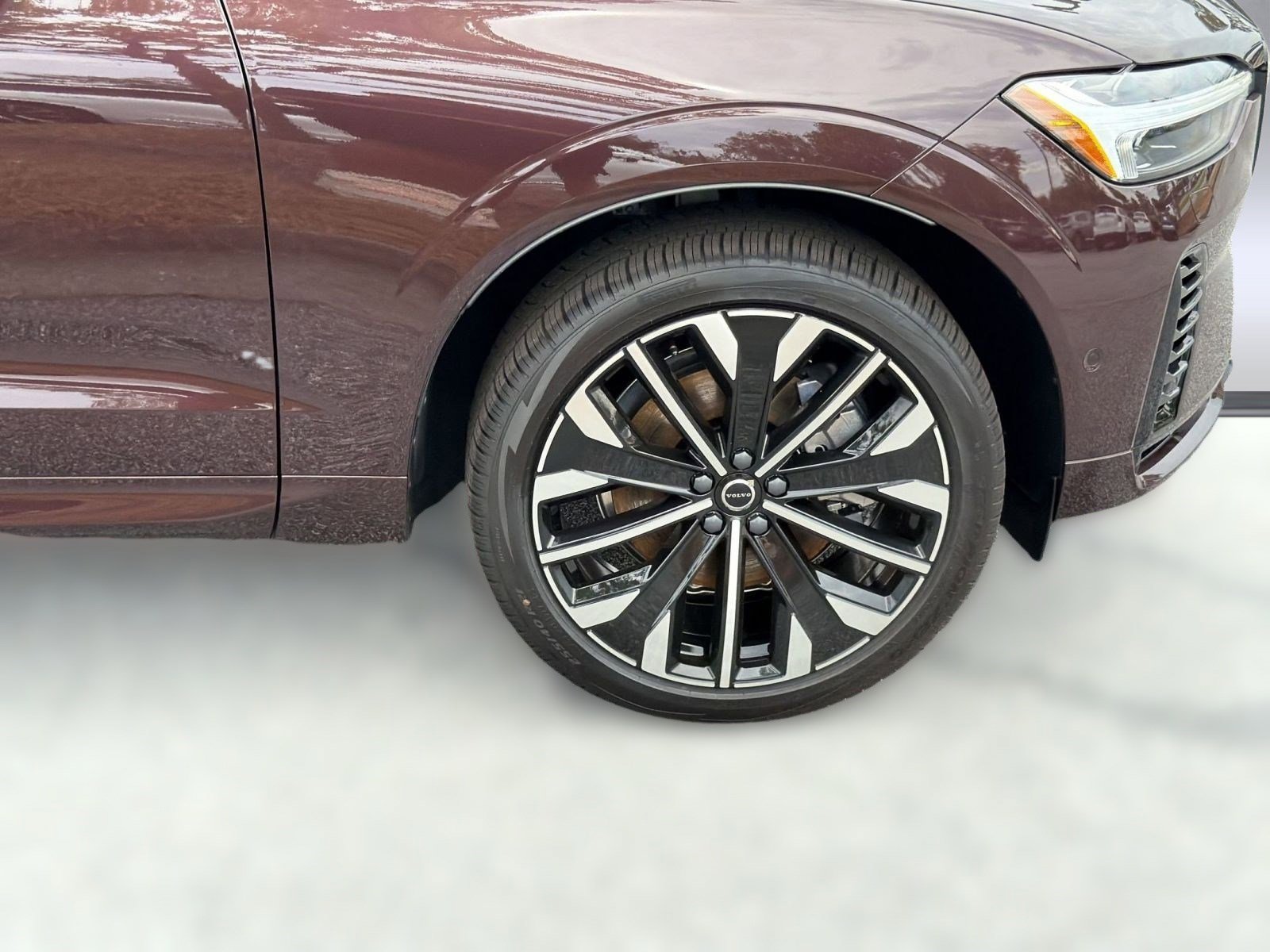 New 2026 Volvo XC60 T8 Ultra w/ Climate Package AWD/4WD image 12